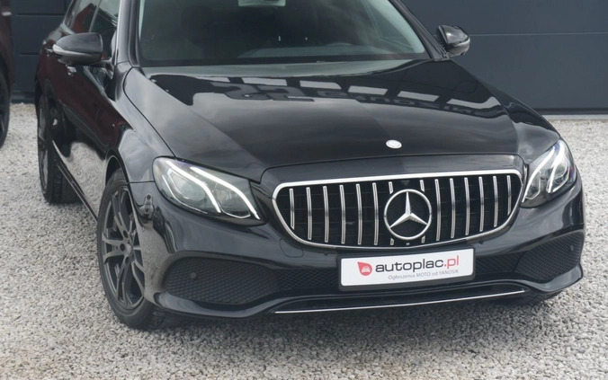 Mercedes-Benz Klasa E cena 136900 przebieg: 158000, rok produkcji 2017 z Dobczyce małe 211
